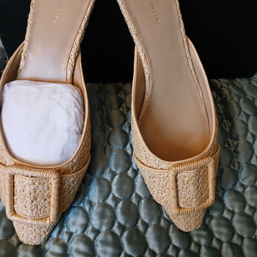 Shoes - Picture 2 of 4